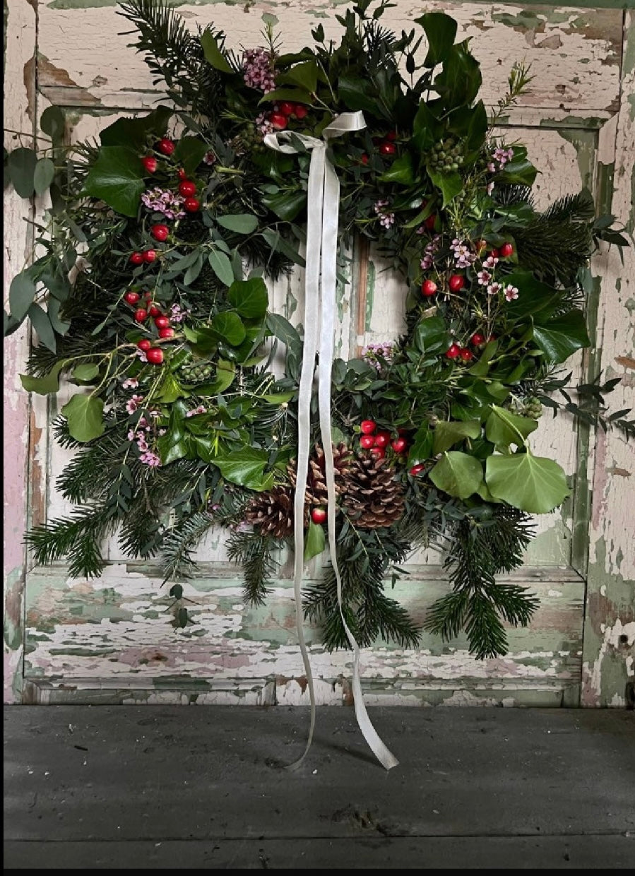 The Jolly wreath ( UK Mainland Delivery)
