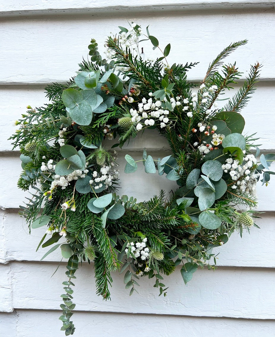Christmas wreath decorating workshop at Chessie’s